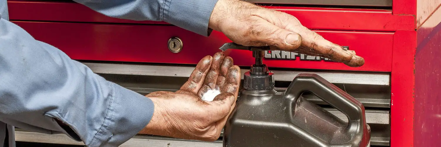 Top 6 Best Hand Cleaners for Mechanics 2020 - cleaningproductslab.com